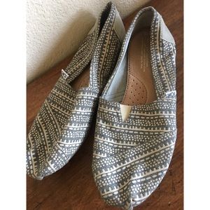 [Sold] Toms slip ons grey white size 10 Women’s
